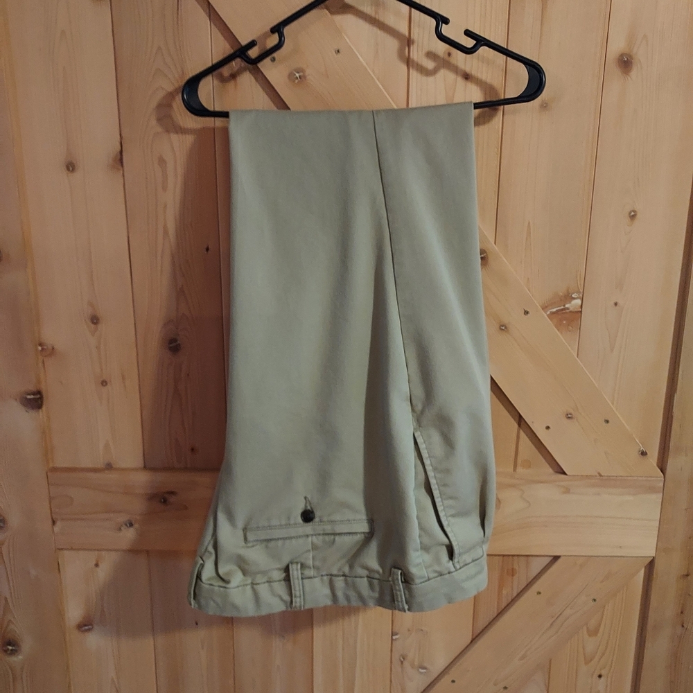 St Johns Bay Easy Care Flat Front Tan/Beige Pants Mens Size 42x30.